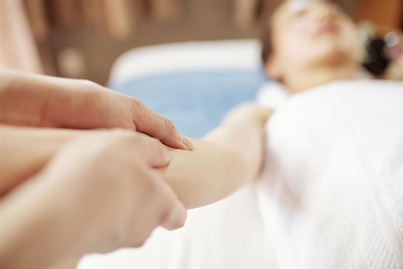 Lymphdrainage am Arm